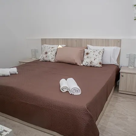 Seaview Sunset Court 15