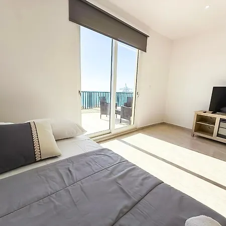 Seaview Sunset Court 15 *
