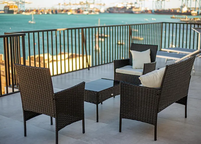 Seaview Sunset Court 15 * Birżebbuġa